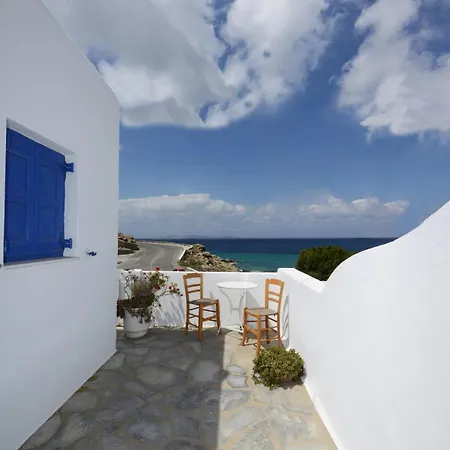 Sunshine Near New Port Of Mykonos