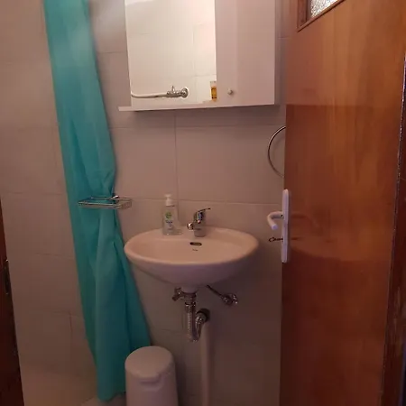 Sunshine Near New Port Of Mykonos *