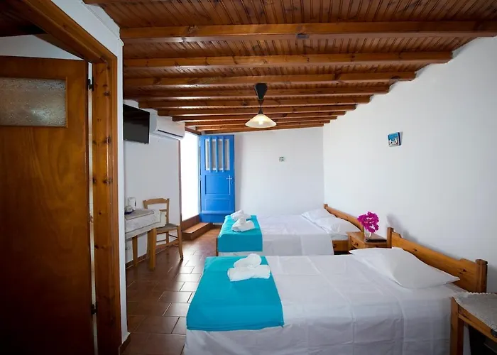 Sunshine Near New Port Of Mykonos